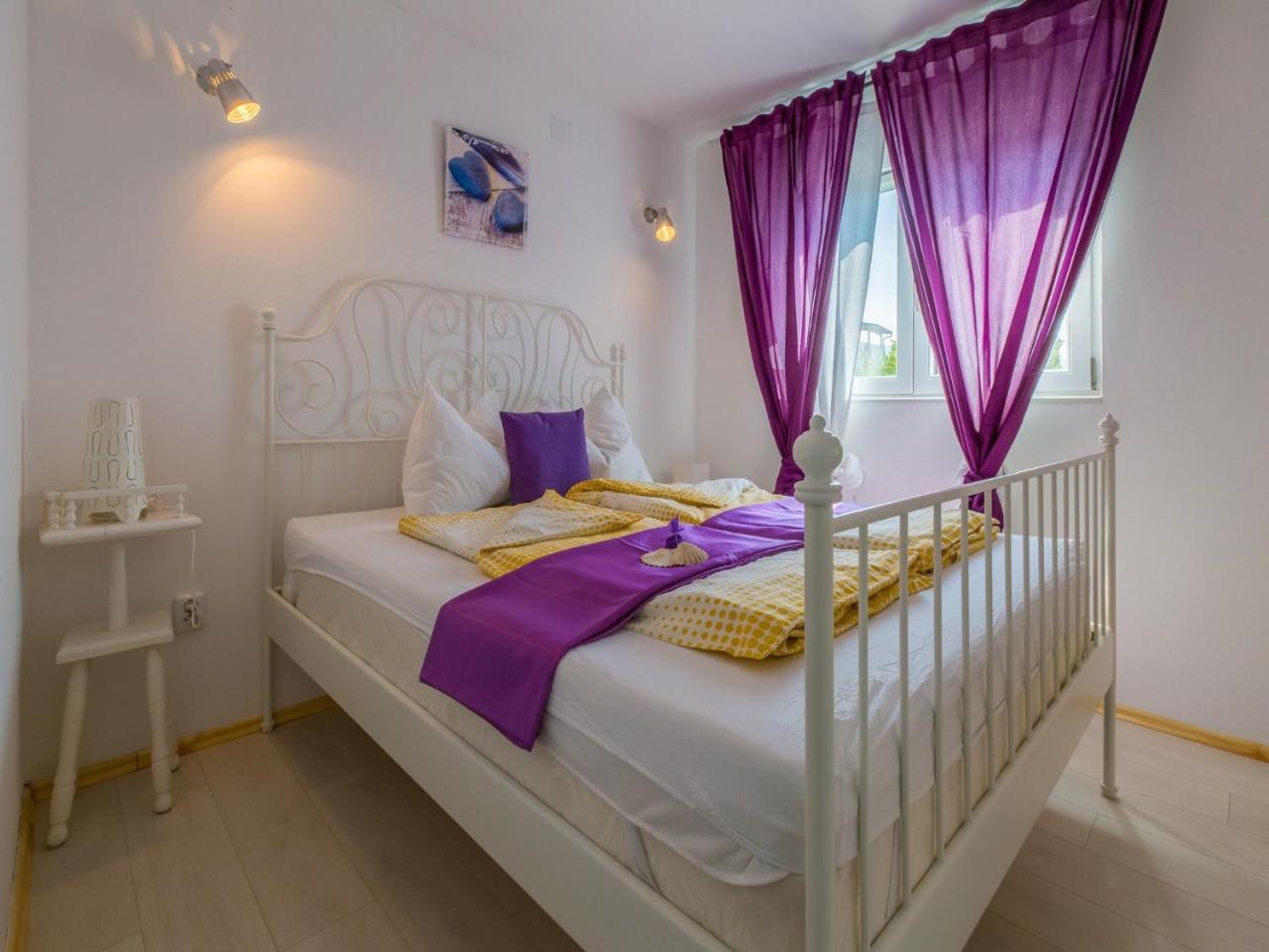 Apartments Lavarin Novi Vinodolski Exterior foto
