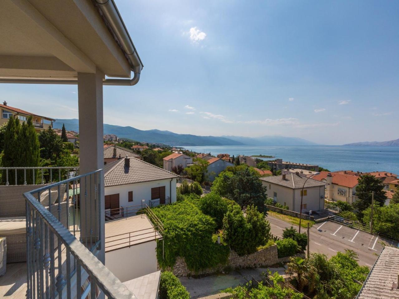 Apartments Lavarin Novi Vinodolski Exterior foto