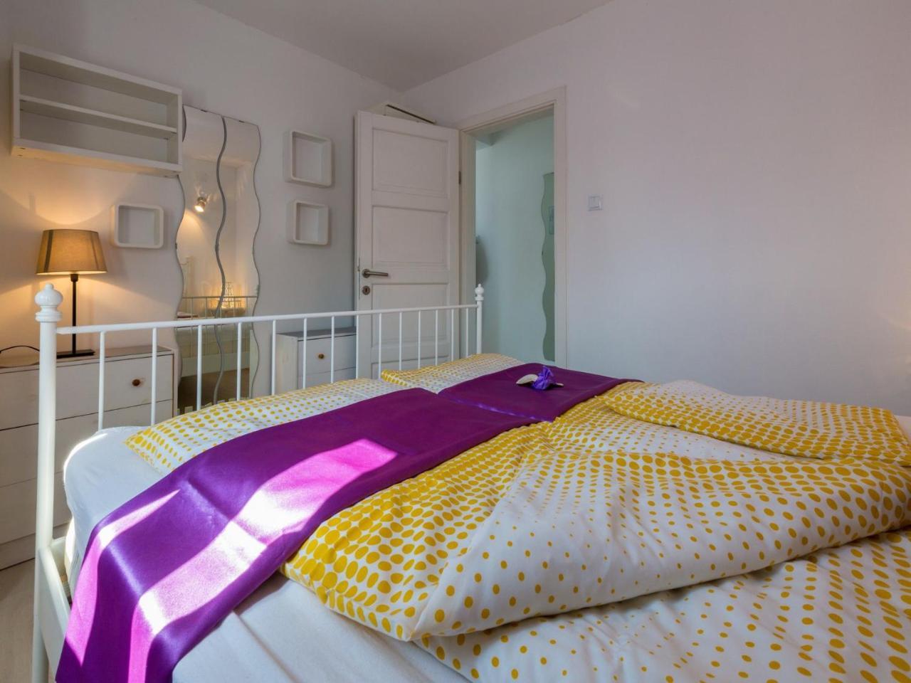 Apartments Lavarin Novi Vinodolski Exterior foto